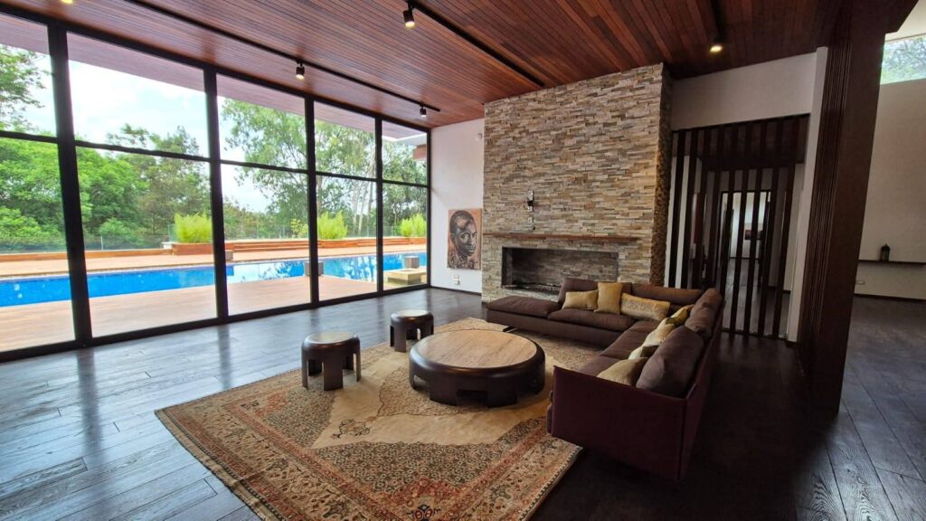 MODERN FURNISHED AMBASSADORIAL 4 BEDROOM HOME IN LORESHO FOR RENT