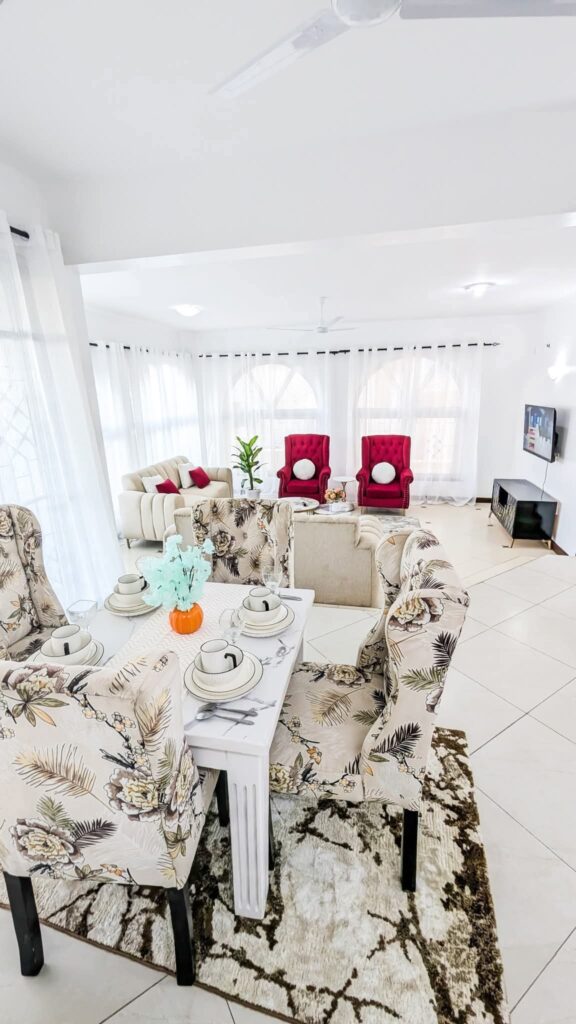 5 Bedroom Seafront Apartment in Nyali