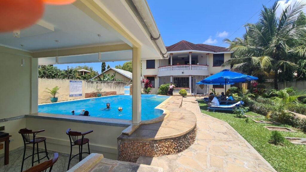 5 BEDROOMS VILLA AIRBNB IN DIANI MOMBASA