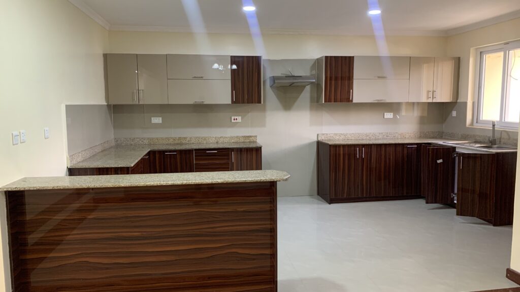 KINGS SHERWOOD APARTMENT